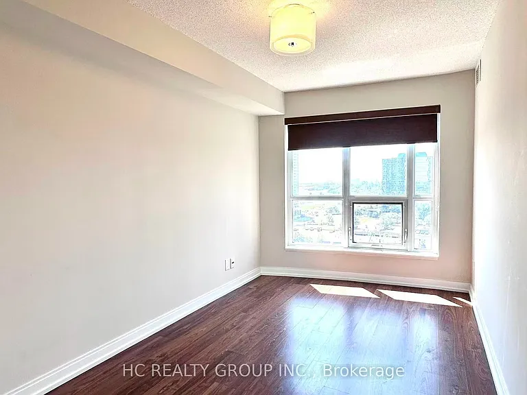 181 Village Green Sq #1415 — Photo 8