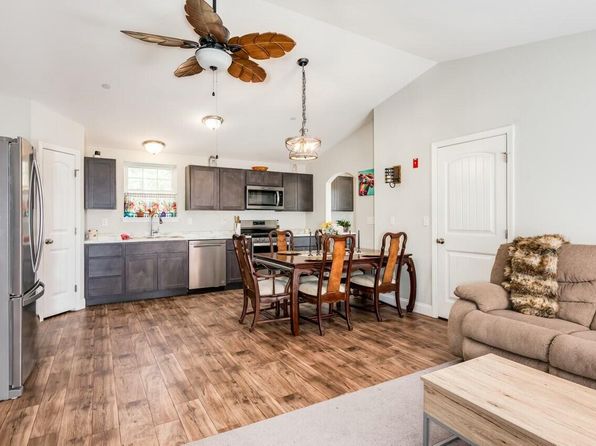 80 Dixon Road, Lebanon, ME 04027