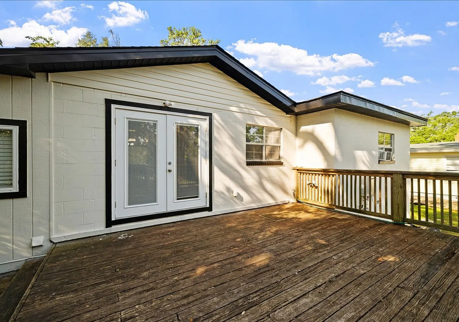 Large 5 bedroom by FSU Campus! — Photo 1