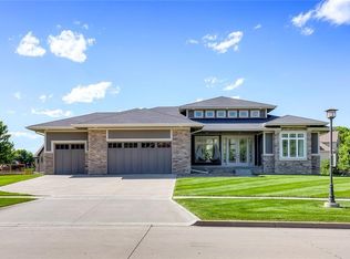 245 Indian Ridge Dr, Waukee, IA 50263