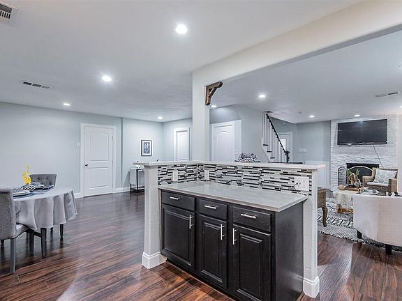 4th image of 1926 Briarwood Dr