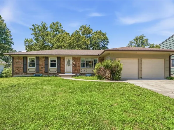 4962 NE Chouteau Dr, Kansas City, MO 64119