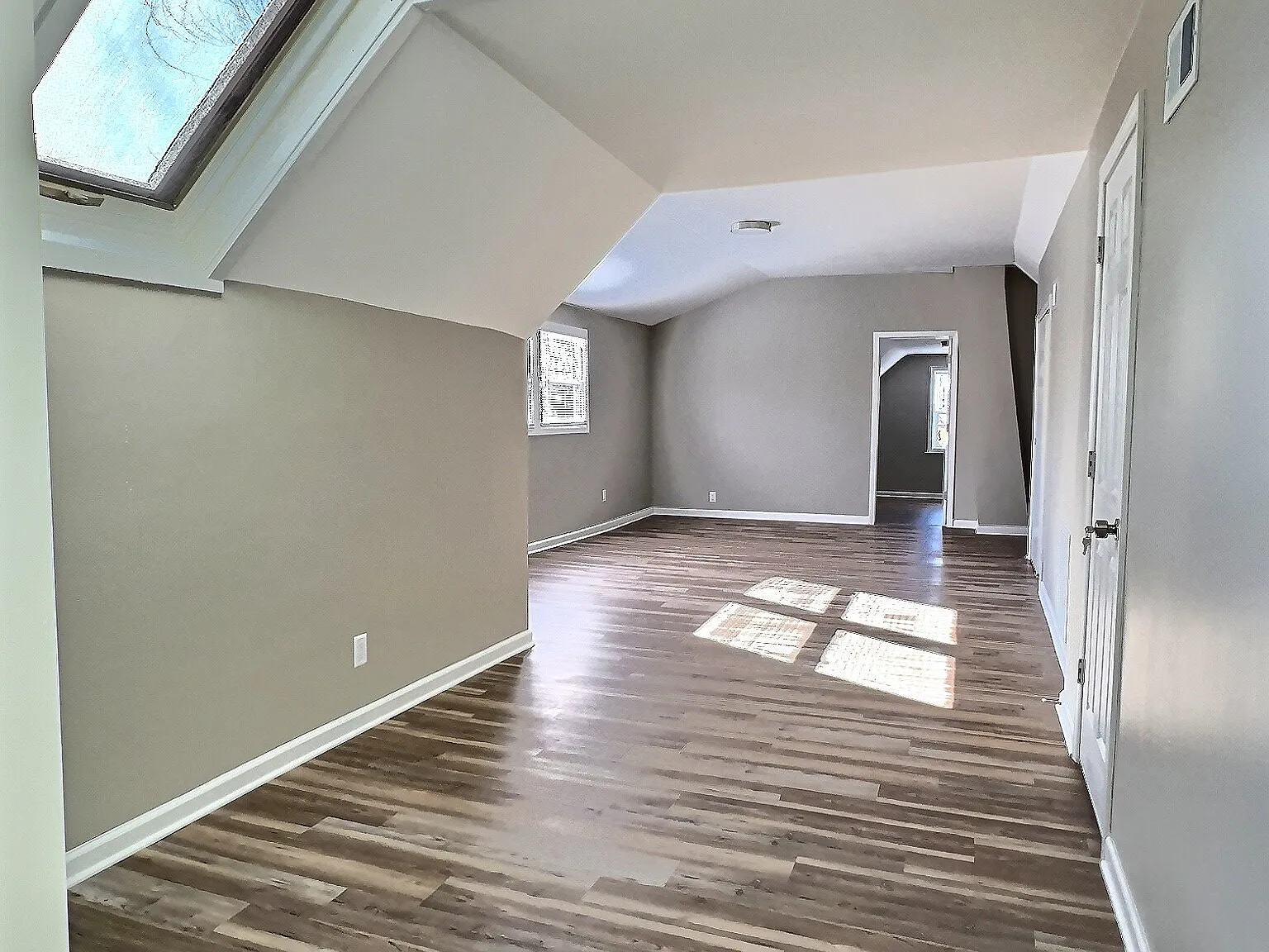2501 North Bartlett Avenue - B — Photo 2