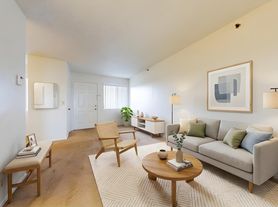 11953 Eucalyptus Ave, Hawthorne, CA