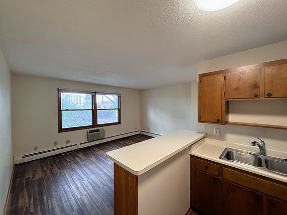 4th image of 401 9th St SE APT 203