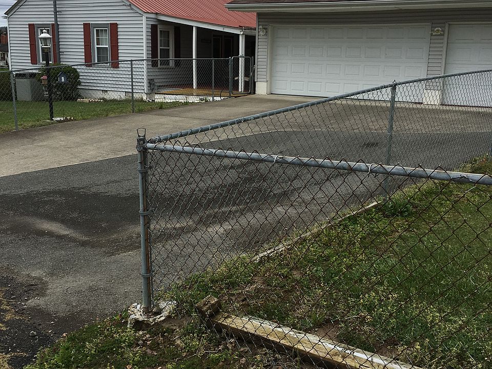 1st image of 316 Martin Ave E