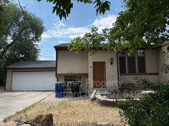3rd image of 682 E Malibu Dr