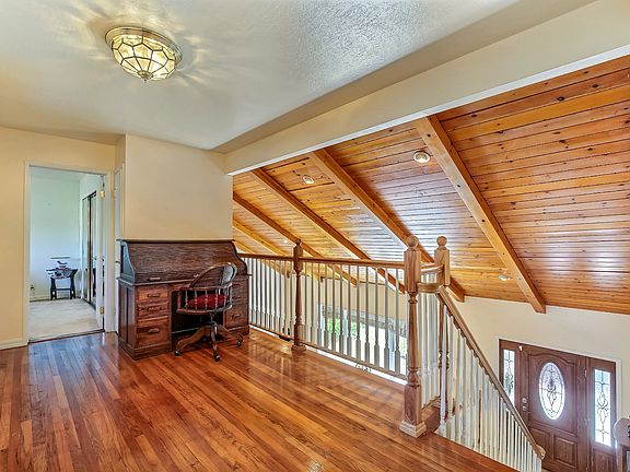 5th image of 5776 Herma St
