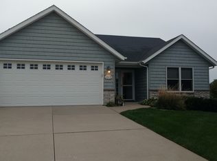 1747 Nicole Ct, Davenport, IA 52807