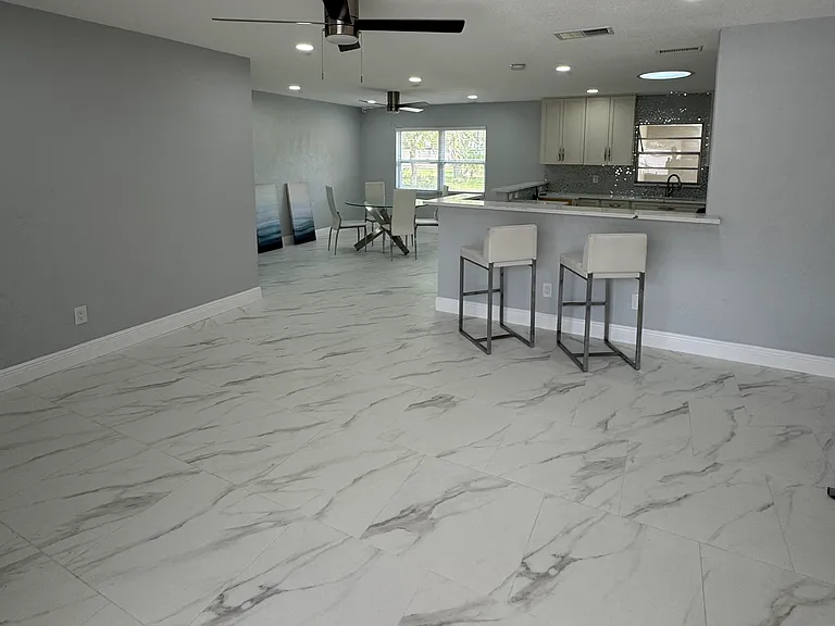 747 Taylor Rd — Photo 3
