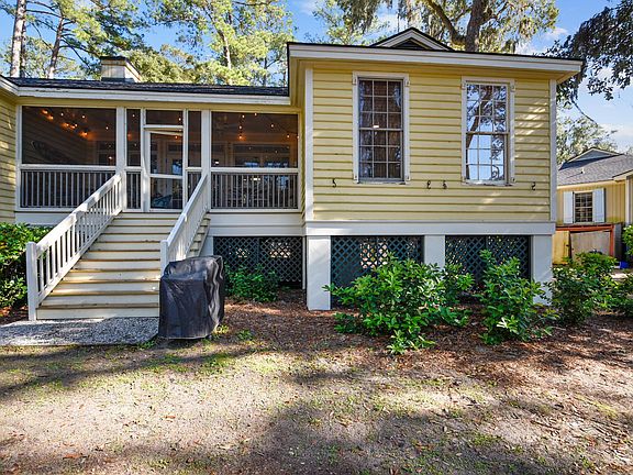 3rd image of 125 Avenue Of Oaks