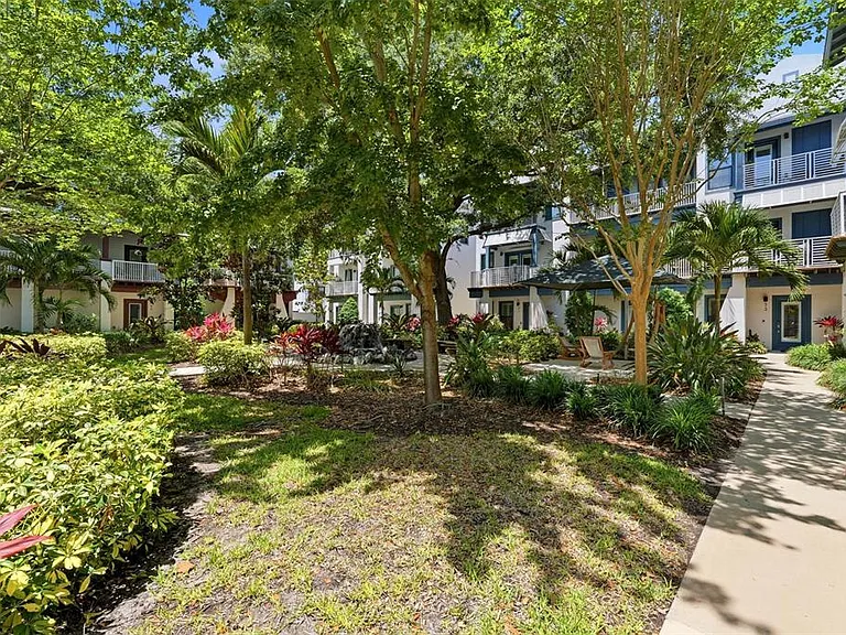 946 Highland Ave #16 — Photo 33