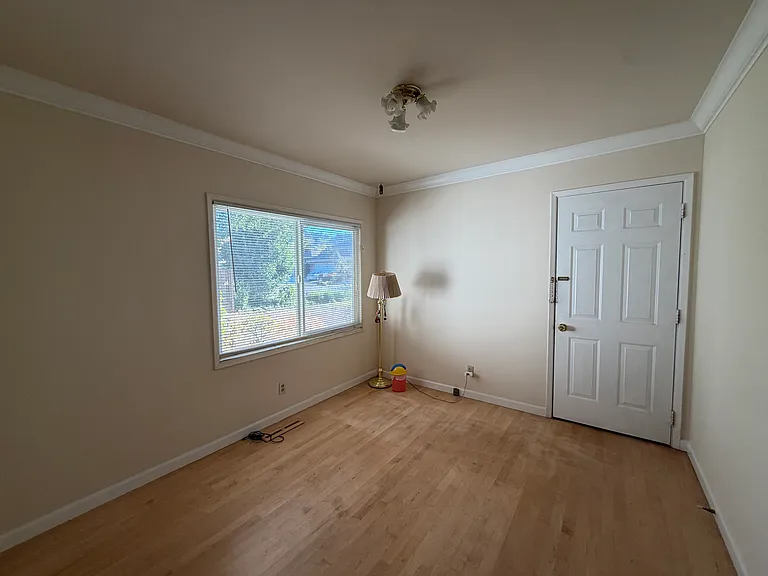 1186 Stafford Dr — Photo 8