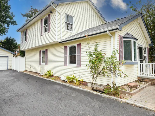 95 E Pulaski Road, Huntington Station, NY 11746