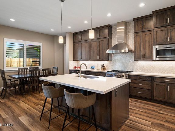 3rd image of 3182 Cambria Loop
