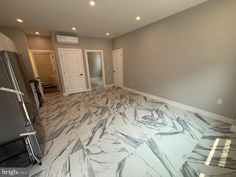 2623 Poplar St #1 — Photo 3