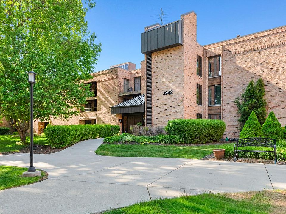 1st image of 3942 N Oakland AVENUE #138