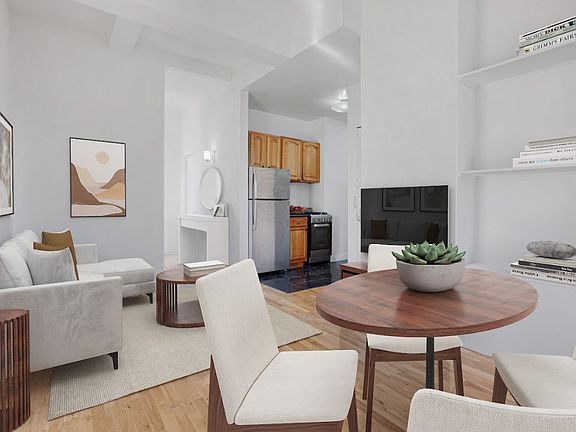 4th image of 244 W 72nd St