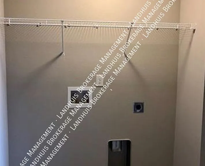 6442 Chaplin Dr — Photo 25