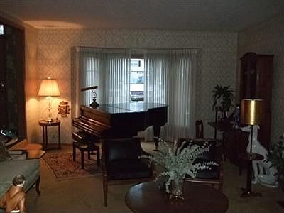 5th image of 3931 W Valley Dr