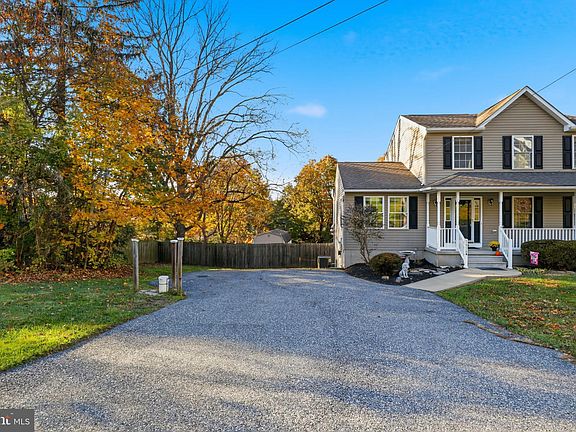 4th image of 1616A Chestnut St