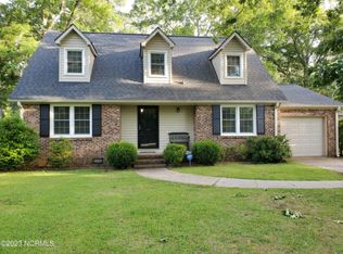 1303 Woodburn Rd, Laurinburg, NC 28352
