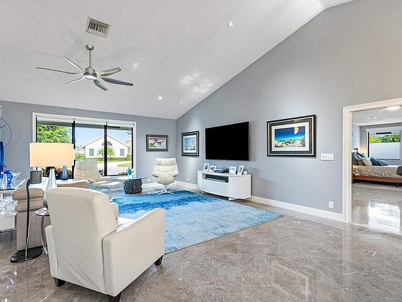 4th image of 10619 Spicewood Trail
