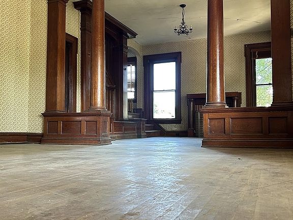 4th image of 145 Broadway St