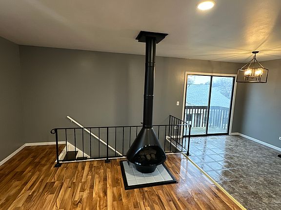 Fireplace/living room/balcony door