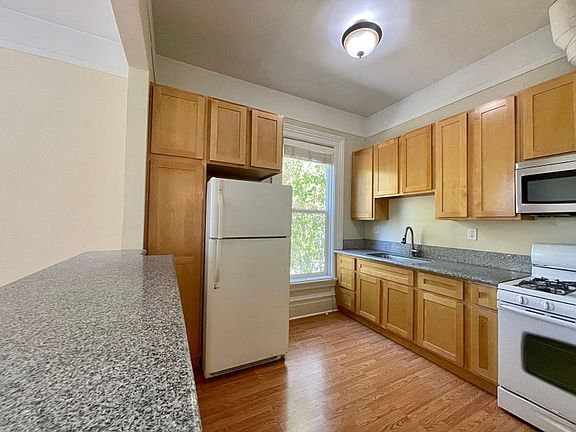 5th image of 549 Brown St #14
