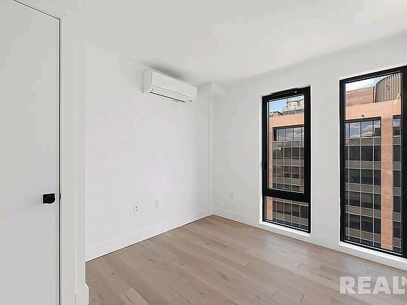 4th image of 60 W 125th St APT 1707