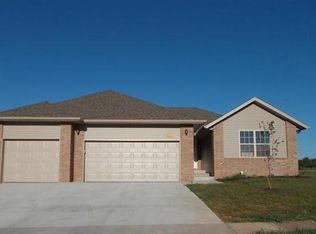 1063 S Tanner Dr, Springfield, MO 65802