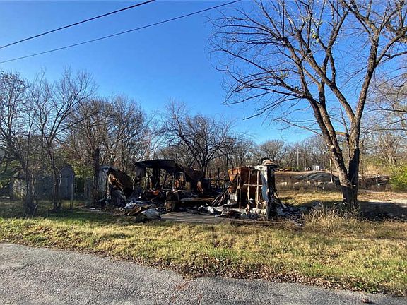 3rd image of 5013 Meadow Dr