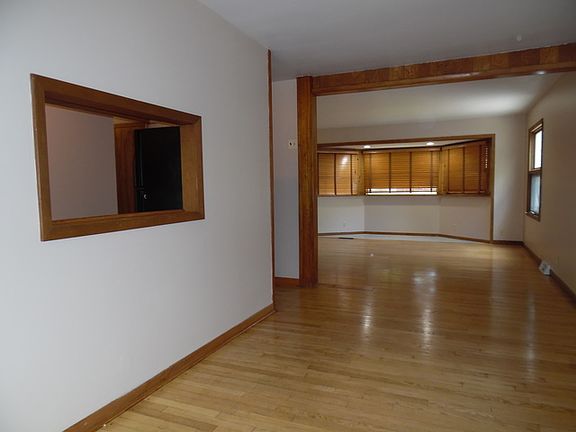 5th image of 303 Delcy Dr