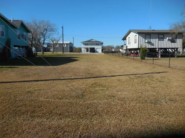 109 County Road 257, Matagorda, TX 77457