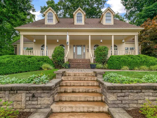 2908 Wakefield Dr, Blacksburg, VA 24060