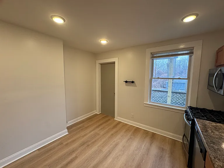 604 Willis Ave #1 — Photo 9