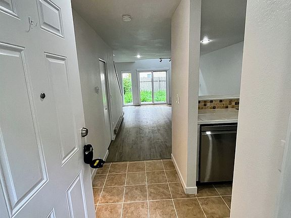 3rd image of 2524 NE 195th St APT 3