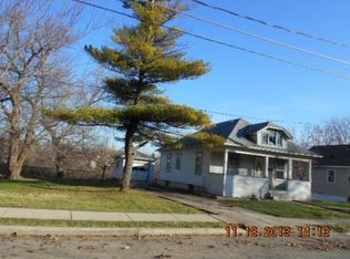 451 Hendee St, Elgin, IL 60123