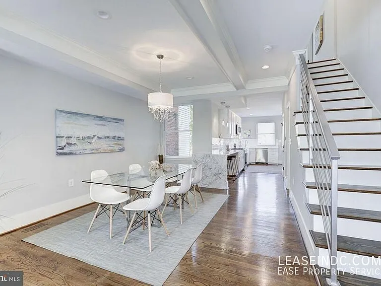 2129 4th St NE — Photo 5