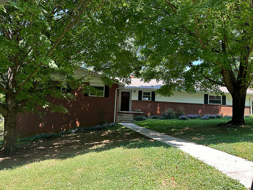 1st image of 204 Geneva Ln