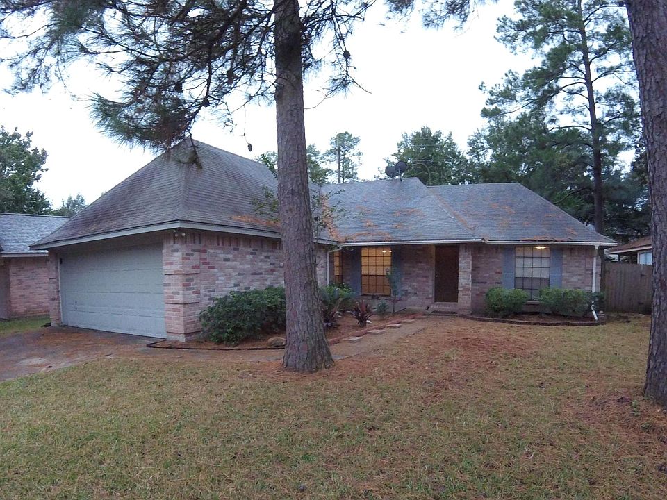 1st image of 16035 Hollow Rock Dr