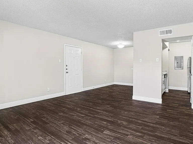 Vine Apartments — Photo 46