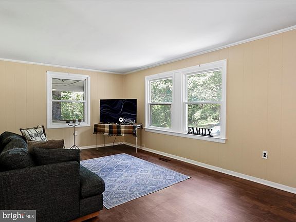 5th image of 224 Yarnell Ct