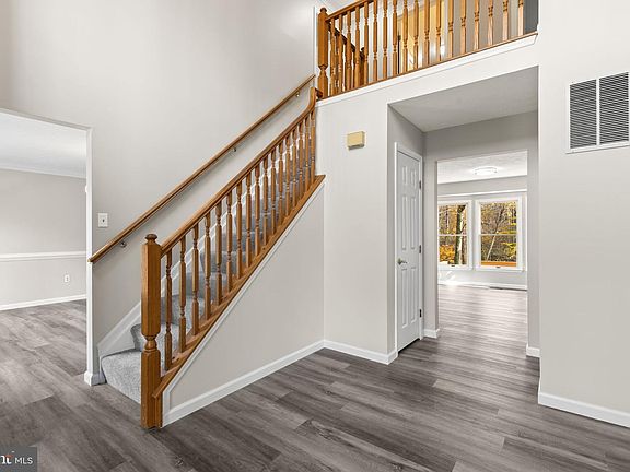 3rd image of 412 Grasmere Dr