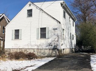 423 Fort Lee Rd, Leonia, NJ 07605