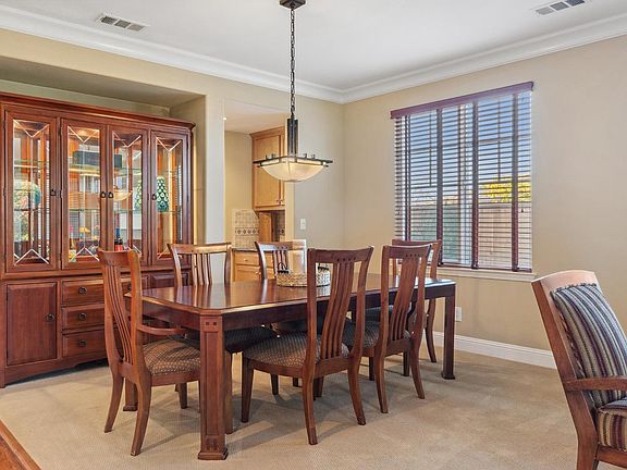 5th image of 370 Piercy Drive