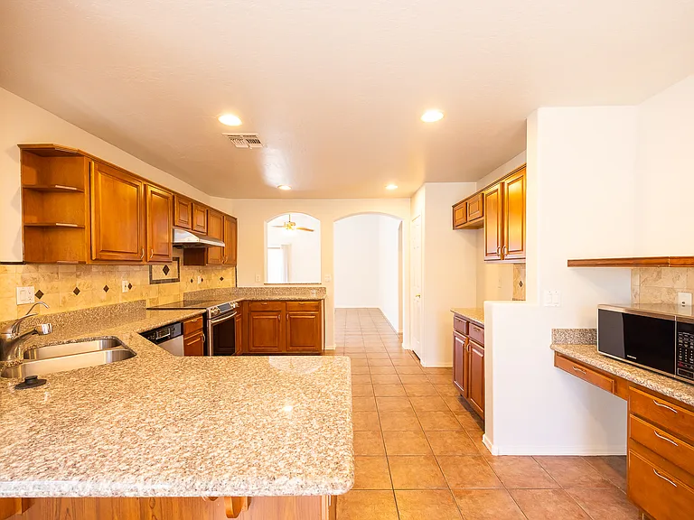 9233 W Mackenzie Dr — Photo 8