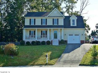 6007 Summerhouse Ct, Midlothian, VA 23112