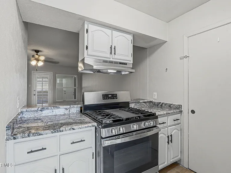 2624 Lake Victoria Dr #A — Photo 7